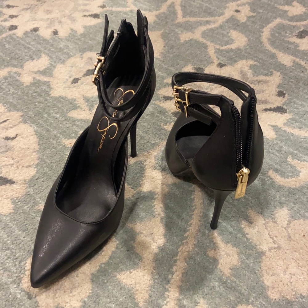 New Jessica Simpson black leather pumps 6.5